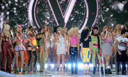 今年少了米蘭達還能看誰？2013 Victoria's Secret Fashion Show Victoria's Secret、維多莉亞的秘密、米蘭達、Alessandra Ambrosio、Fantasy Bra