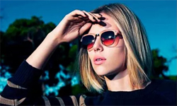 光強調瞳孔放大不夠電！ 純潔「眼白」襯托皮膚更白皙提高美人度 iBeauty、電眼、瞳孔放大片、黑眼球、眼白、肌膚、3C產品、熬夜、隱形眼鏡、疲勞、維他命A、保養