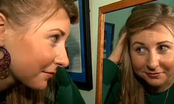 擁有漫畫少女的電眼不是夢！切開眼球植入白金片的女孩 眼球、漫畫、紐約、白金片