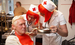 俏護士手術房餵食秀？令人大開眼界的醫院主題餐廳  拉脫維亞、主題餐廳、餐廳、Hospitalis