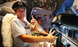 從臥室的駕駛艙飛向宇宙？爸爸在兒子房間「造飛機」 Laurent Aigon、爸爸、飛機、波音737