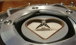 怎麼可能不說「我願意」！用機關重重的珠寶盒求婚 curtisabrina、求婚、結婚、