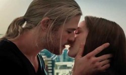 12月5日 大明星小狗仔：娜塔莉波曼派替身親雷神？！ 大明星小狗仔、娜塔莉波曼、克里斯漢斯沃、Elsa Pataky、Jessica Hart