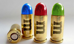 巧克力變殺人武器！意料之外的幽默名牌產品 巧克力、殺人、武器、幽默、名牌、產品、諷刺、惡搞、設計、俄國、設計師、Ilya Kalimulin、藝術