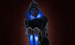 準備好當最偉大的魔法師了嗎？聲光音效皆具備的超強巫師斗篷 ThinkGeek、Technomancer Digital Wizard Hoodi、魔法師、哈利波特、魔戒