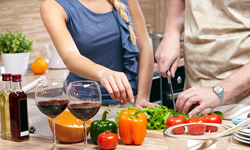 小資情侶聖誕節不隨便 在家搞定義式雙人聖誕大餐 聖誕節、聖誕大餐、省錢、義式料理、義大利麵