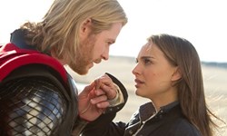 12月14日 電視看甚麼：左擁洛基、右抱索爾 電視、節目表、電視節目表、電影、貧民百萬富翁、開心鬼撞鬼、孩子不壞、桃姐、魔法褓母麥克菲、食神、聖誕快遞、美國隊長、雷神索爾、醉後大丈夫