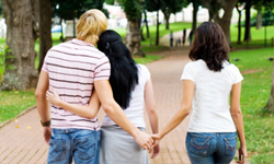 男朋友愛上我的好朋友怎麼辦？給女孩的貼心小建議 男朋友、好朋友、女孩、私話題、愛情