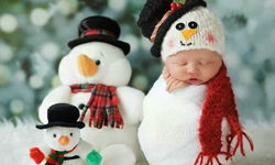 全裸上陣齊賀耶誕！好清涼的活體寶寶聖誕樹       寶寶、聖誕節、全裸