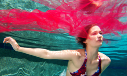 罹癌後，沒有一分一秒不被它侵蝕…癌症患者的唯美水下攝影輯 罹癌、I Had Cancer、Erena Shimoda、日本、cancer