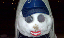 是雪人還是血人？小孩看到會嚇哭的詭異雪人特蒐 雪人、血人、詭異、creepy、可怕