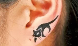 讓麥莉為妳示範性感為何物！個性惹火的耳朵刺青特輯 刺青、耳朵、麥莉、蕾哈娜、性感