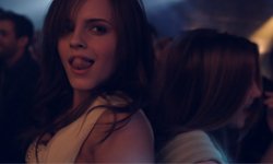 1月17日首輪新片快報：艾瑪華森舔舌、擺臀、跳鋼管 電影、新片、2014、1、首輪、青春，半生不熟、空之境界劇場版：未來福音、一日一生、關鍵琴聲、愛，穹蒼、甜蜜殺機、進擊的大佬、屍房宴、愛慾來襲時、雲端情人、星光大盜   