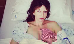 辣媽全裸無碼入鏡　網路直播在家生產過程 脫衣、舞孃、辣媽、全裸、無碼