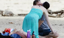 妞快報：安海瑟薇海邊上演愛情動作片？！ 妞快報、安海瑟薇、Adam Shulman