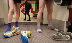 人家才不是變態呢！國際不穿褲子搭地鐵日 不穿褲子搭地鐵日、No Pants Subway Ride、Improv Everywhere、澳洲、雪梨