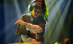 電氣精靈公主宣旨！Grimes 跑到蕾哈娜推特自爆專輯新訊 Grimes、Jay Z、Roc Nation、9月9日、新專輯、Rihanna、twitter