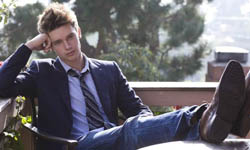 除了洗耳朵，還要養眼睛！跑去客串歌手MV的帥男星 MV、客串、凡妮莎哈金斯、Vannesa Hudgens、柴克艾佛隆