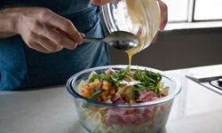 清新爽口的異國風味　可愛蝴蝶麵沙拉 4F、4F COOKING HOME、蝴蝶麵沙拉、橄欖油、芥末醬、薄荷葉、高達乾酪、火腿