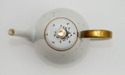 忍不住想一直洗盤子！爬滿螞蟻的餐具設計 螞蟻、Evelyn Bracklow、盤子、餐具、花器