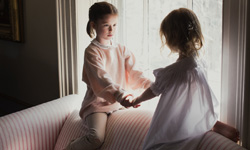 你心中的女孩去哪了？消失的女孩攝影集    攝影、The Disappearing Girl、心靈、女性、Rachel Hulin