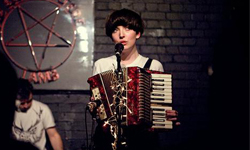 發現好聲音：用歌聲訴說遍體鱗傷的靈魂─英國Daughter女兒樂團 Elena Tonra、Daughter、Igor Haefeli、Remi Aguilella