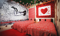 一秒讓密集恐懼症患者崩潰！草間彌生 x Takaraso Hotel推出聯名設計客房 草間彌生、Takaraso Hotel、聯名、設計、密集恐懼症、點點、時尚、藝術、旅館