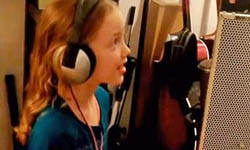 迪士尼新生代出現了？9歲小蘿莉深情高唱《冰雪奇緣》主題曲       迪士尼、動畫、冰雪奇緣、主題曲、cover