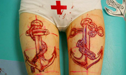 割烙剝皮後撕結痂　超痛人體疤痕浮雕術 傷口、割傷、烙印、火鉗、剝皮、浮腫、疤痕、結痂、痛、人體、浮雕、改造、scarification