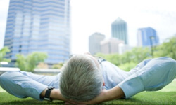 後腦杓長白髮的人容易尿失禁？對抗白頭髮大作戰 ibeauty、壓力、飲食作息、白頭髮、黑色素