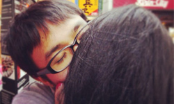 「北鼻親親也要自拍」偽閃光照相DIY進階版 偽閃光、照相、攝影、搞笑、惡搞