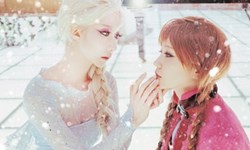 安娜cosplay可愛登場！親姊妹一起玩《冰雪奇緣》裝扮 冰雪奇緣、迪士尼、cosplay、南韓、粉絲