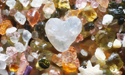 放大300倍後竟然這麼美！顯微鏡下的沙粒攝影 Gary Greenberg、Sand Grains、沙粒、攝影、顯微鏡