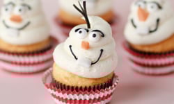 和雪寶一起開趴！《冰雪奇緣》主題派對特蒐 冰雪奇緣、雪寶、派對、蛋糕、可愛