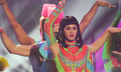 妞快報：「黑馬」凱蒂佩芮也大搞穿越回到古埃及！ 妞快報、凱蒂佩芮、Katy Perry、黑馬、Dark Horse