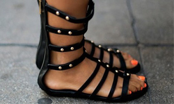 約會千萬不要穿？男人討厭的5種鞋款 約會、NG、楔型跟鞋、雪靴、羅馬鞋