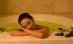 變美和保養都不求人！居家DIY省錢美人湯懶人包大公開 保養、泡澡、泡湯、美人湯、美妝流行