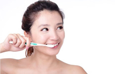 只要5分鐘就能美白牙齒？DIY美齒小撇步大公開 ibeauty、牙齒、草莓、桔子皮、結石