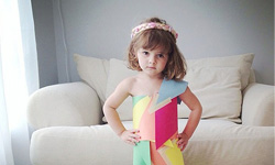 給我紙＋膠帶，我給你一件新衣！4歲服裝設計師自製迷你紙洋裝 蘿莉、Fashion by Mayhem、服裝設計、fashion designer、洋裝