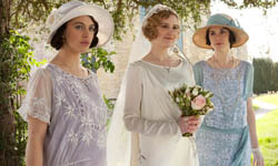 在《冬季奇蹟》裡和柯林法洛大談冬季戀歌？潔西卡布朗芬德莉Jessica Brown Findlay 冬季奇蹟、潔西卡布朗芬德莉、Jessica Brown Findlay、Lady Sybil、唐頓莊園