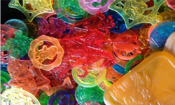 覆蓋一張魔法卡！七、八年級生國小在教室玩的10個小物 遊戲王卡、怪獸對打機、GAMEBOY、國小、下課