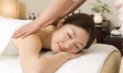 女生最喜歡男生突然送什麼？10個浪漫小心意報你知 私話題、浪漫、禮物、出差、心意