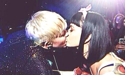 妞快報：開戰了？凱蒂佩芮嫌麥莉的舌頭髒！ 妞快報、凱蒂派芮、麥莉、舌吻、約翰梅爾