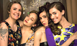 團體照怎麼贏過好姊妹？妞編輯不負責任小建議 拍照、團體照、心機、角度、自拍