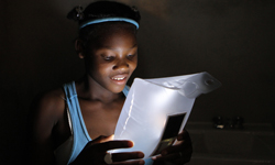 學校作業變救人計畫！照亮災區黑夜的LED燈 LuminAid、災區、災民、照明設備、Andrea Sreshta