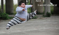 用盡吃奶的力氣！肢體異於常人的搞笑孩子大集合 肢體、孩子、奇怪、努力、可愛、萌、搞笑、小孩、才藝、跳舞、樂器、鐵琴