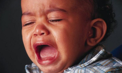 寶寶哭鬧不休怎麼辦？爸爸咬掉兒子的…！ 寶寶、哭鬧不休、爸爸、兒子、哭鬧、吵鬧、哭泣、寶寶、兒童、恐怖、詭異、血腥、流血、鼻子、美國、北加州、青少年、加州、父親、媽媽、母親、Joshua Cooper、Ta'Jon Riggins-Cooper、Anjelika Riggins