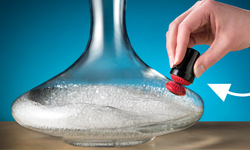 杯子再也不會洗不乾淨啦！毫不費力的杯瓶磁力矽膠清潔器 杯子、清潔、汙漬、磁力矽膠清潔器、VAT19、醒酒器、Magnetic Spot Scrubber