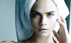 麥莉全裸拍攝！Mario Testino攝影作品《Towel Series》 Towel Series、Kate Moss、Kate Upton、Candice Swanepoel、Xiao wen