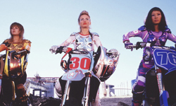 別說你沒肖想過成為「霹靂嬌娃」！那些少女都崇拜過的女打仔 黑寡婦、霹靂嬌娃、古墓奇兵、特務間諜、特攻聯盟、特攻聯盟、復仇者聯盟